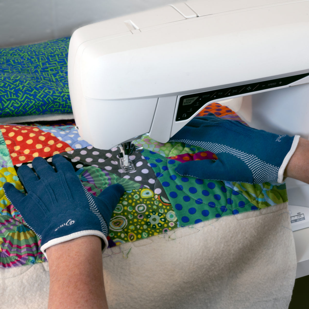 Dritz Machine Quilting Grip Gloves, Blue, Medium Handicraft