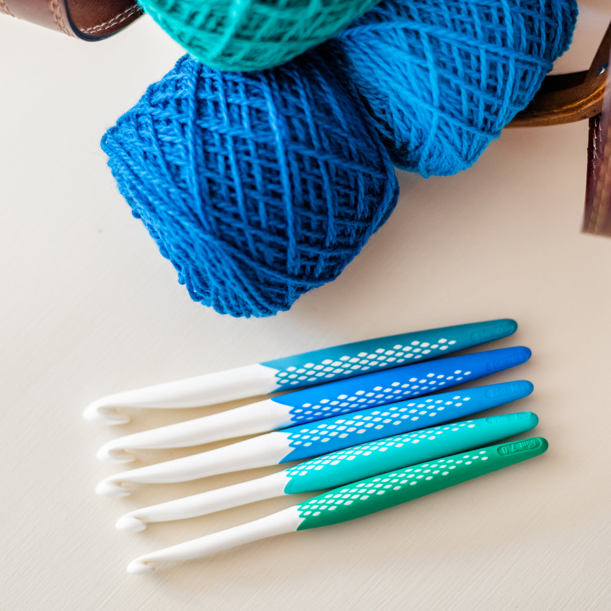 Ergonomic Crochet Hook Set with Soft Handle and Soft Needle Case, Ergo